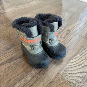 Sorel Toddler Snow Commander Winter Boots in Black and Olive